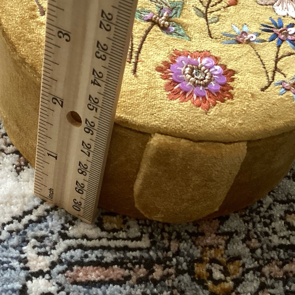 Handmade Embroidered Jewelry Storage Box - Picture 8 of 8